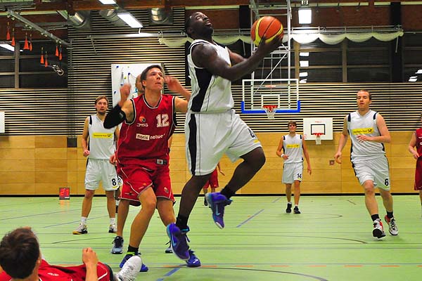 Stefan Beer gegen Neustadt Basketball Schwandorf