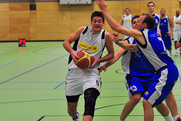 Andreas Schindwolf beim Zug zum Korb