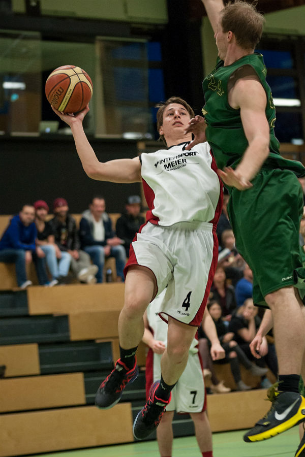 Daniel Rapo attackiert gegen Wolnzach