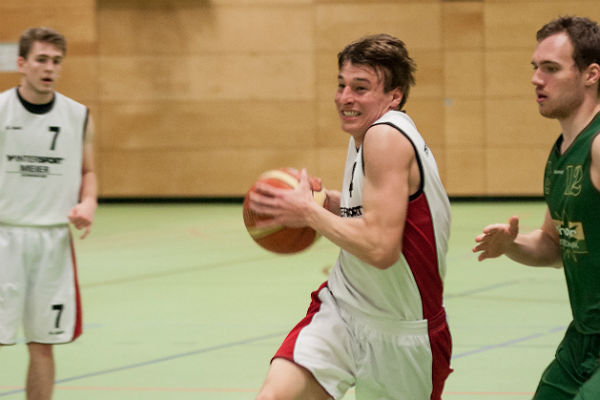Daniel Rapo attackiert